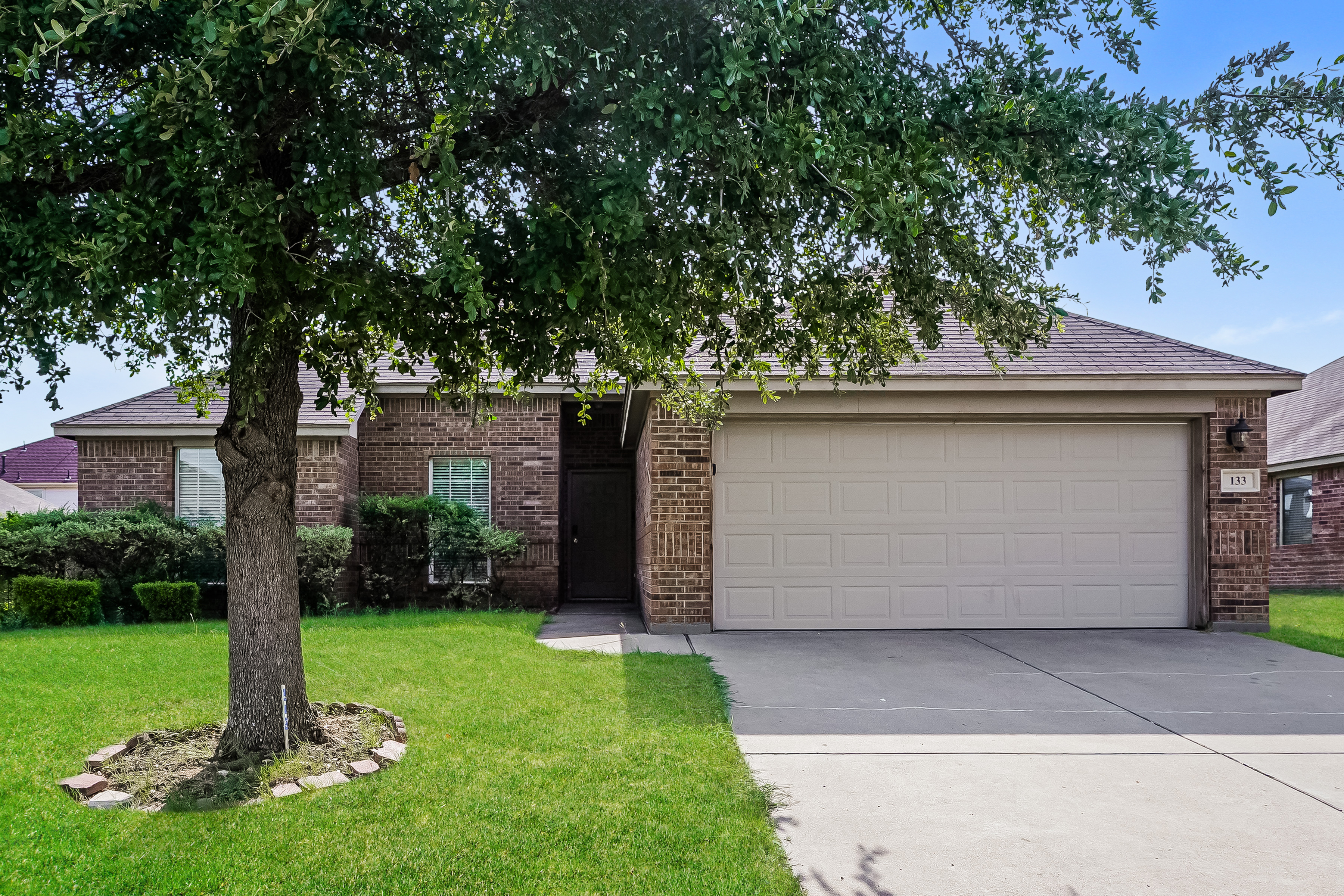 133 Currie Ct Crowley, TX 76036